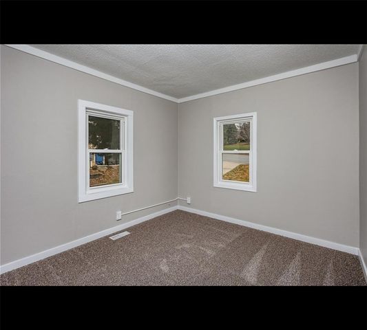 2704 Hubbell Avenue, Des Moines, IA 50317