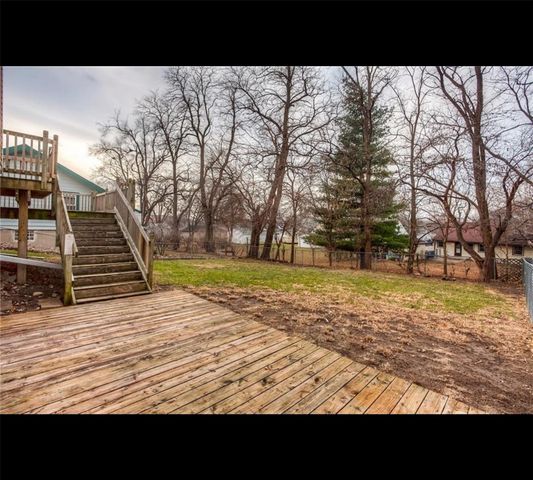 2704 Hubbell Avenue, Des Moines, IA 50317
