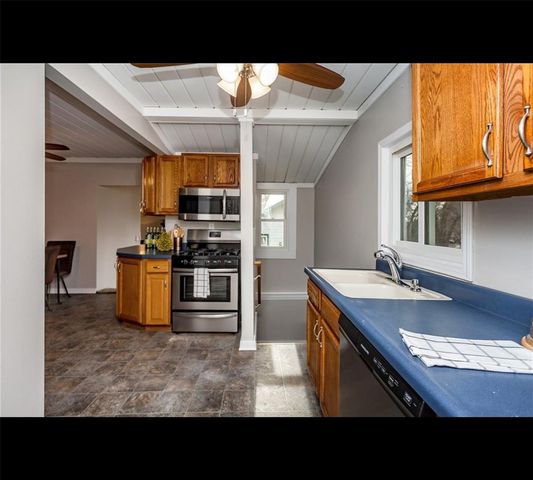 2704 Hubbell Avenue, Des Moines, IA 50317