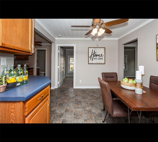 2704 Hubbell Avenue, Des Moines, IA 50317