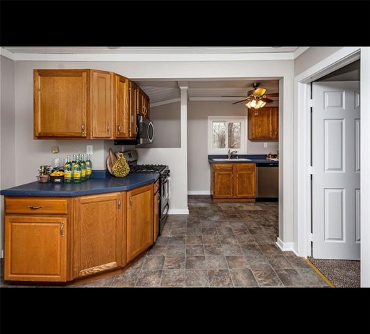 2704 Hubbell Avenue, Des Moines, IA 50317