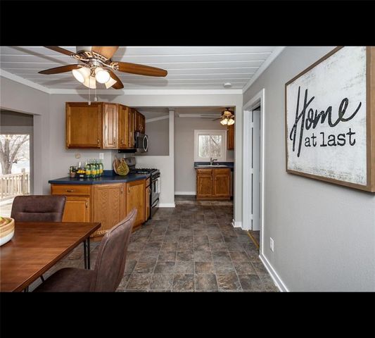 2704 Hubbell Avenue, Des Moines, IA 50317