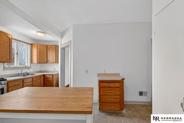 1507 S 25th Avenue, Omaha, NE 68105