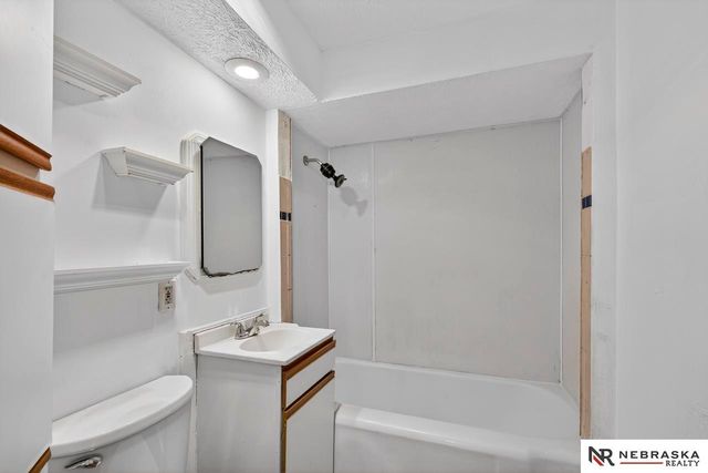 1507 S 25th Avenue, Omaha, NE 68105