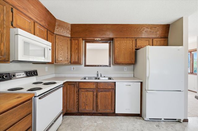 10050 Palm Street NW, Coon Rapids, MN 55433
