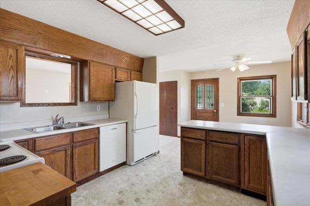 10050 Palm Street NW, Coon Rapids, MN 55433