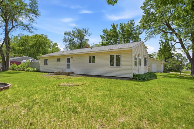 10050 Palm Street NW, Coon Rapids, MN 55433