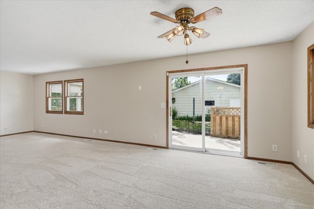 10050 Palm Street NW, Coon Rapids, MN 55433