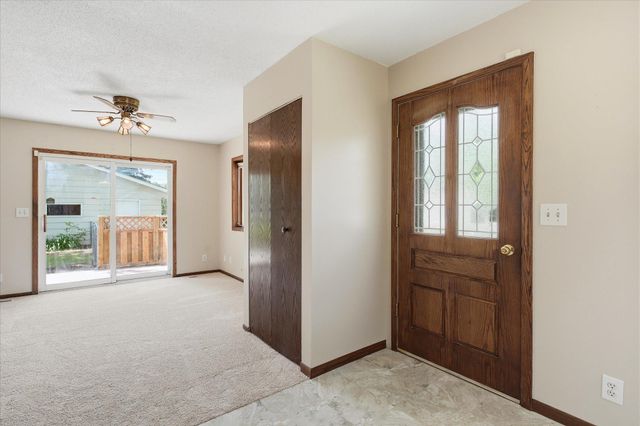 10050 Palm Street NW, Coon Rapids, MN 55433