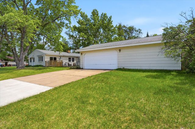 10050 Palm Street NW, Coon Rapids, MN 55433