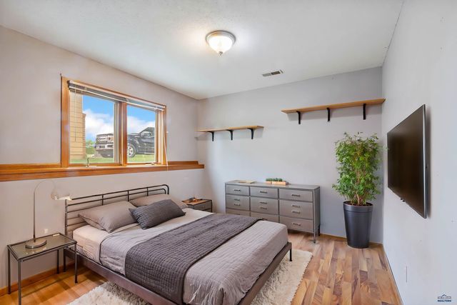 4158 WISCONSIN AVE, Rapid City, SD 57701