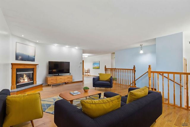4158 WISCONSIN AVE, Rapid City, SD 57701