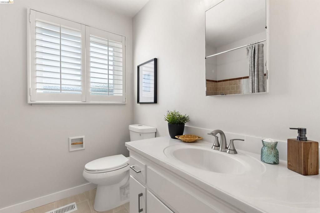 Image 23 of property listing at 15555 Tilden St, San Leandro, CA 94579