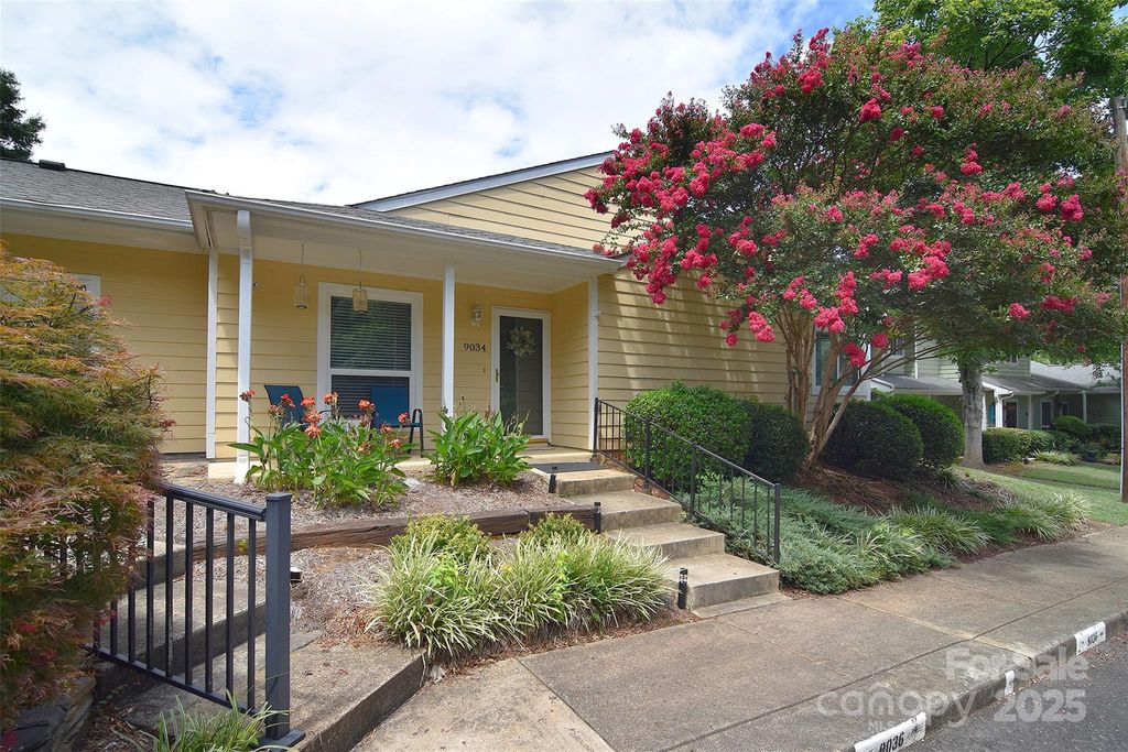 9034 Mcalpine Cove Court, Charlotte, NC 28270