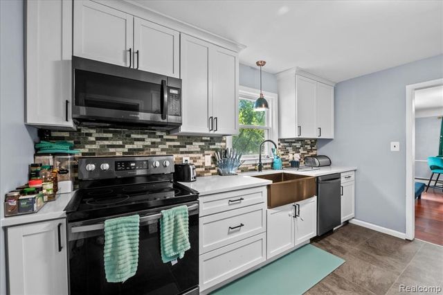 20310 Melvin Street, Livonia, MI 48152