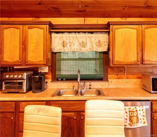 9 Low Road, Wallkill, NY 12589