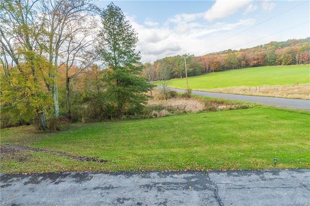 9 Low Road, Wallkill, NY 12589