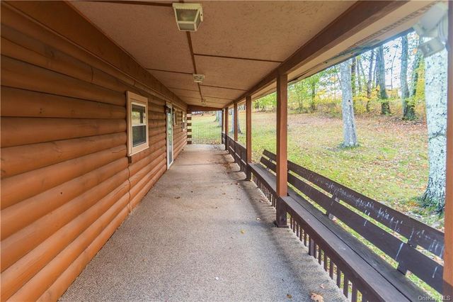 9 Low Road, Wallkill, NY 12589
