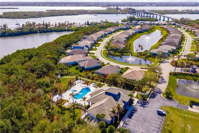 9256 Orchid Cove Circle, Vero Beach, FL 32963