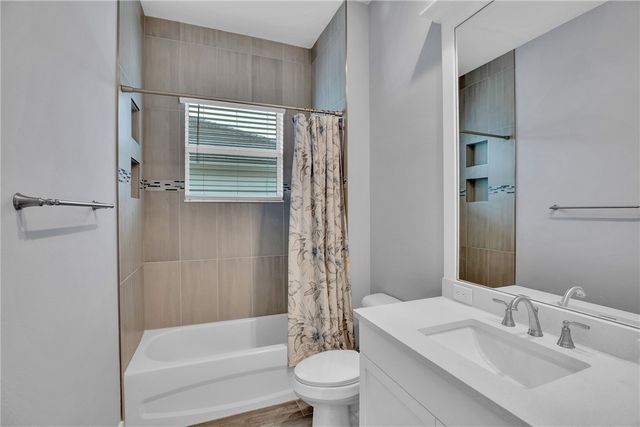 9256 Orchid Cove Circle, Vero Beach, FL 32963