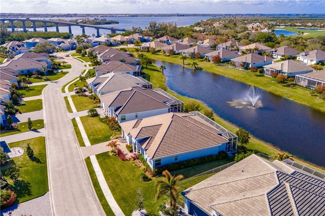 9256 Orchid Cove Circle, Vero Beach, FL 32963