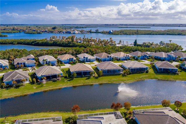 9256 Orchid Cove Circle, Vero Beach, FL 32963
