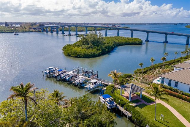 9256 Orchid Cove Circle, Vero Beach, FL 32963