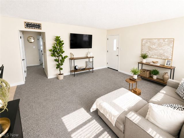 8880 W Ridgewood Drive, Parma Heights, OH 44130