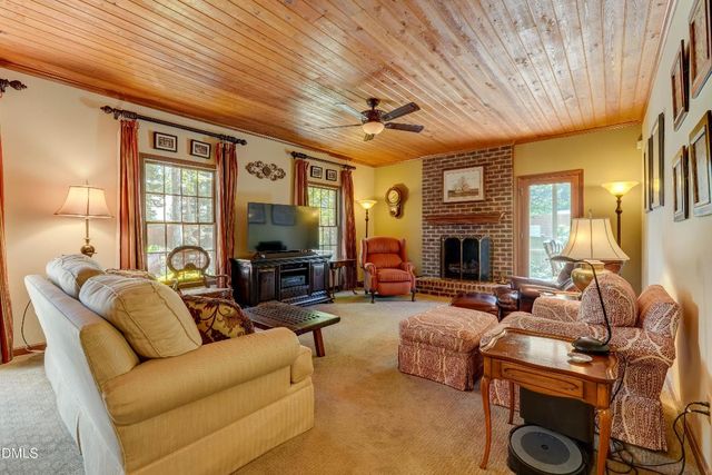 5736 Laurel Ridge Dr, Snow Camp, NC 27349