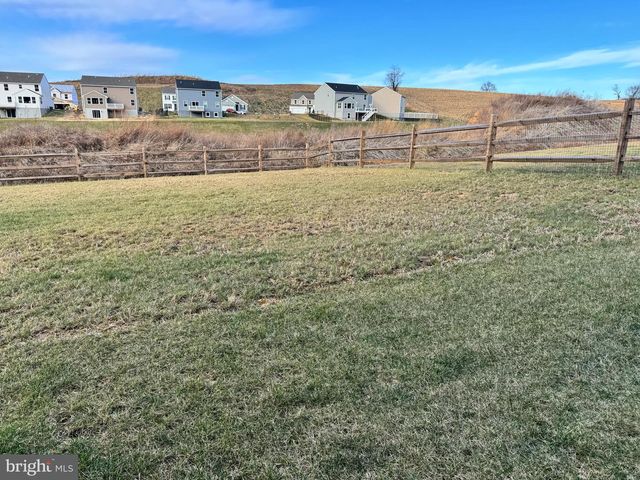 4310 BRENT DR, Spring Grove, PA 17362