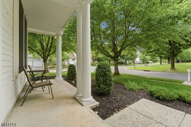 25 Village Square Dr, Union Twp., NJ 08802