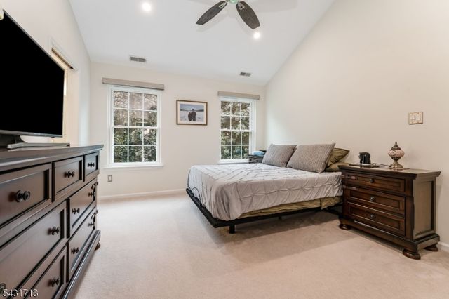 25 Village Square Dr, Union Twp., NJ 08802