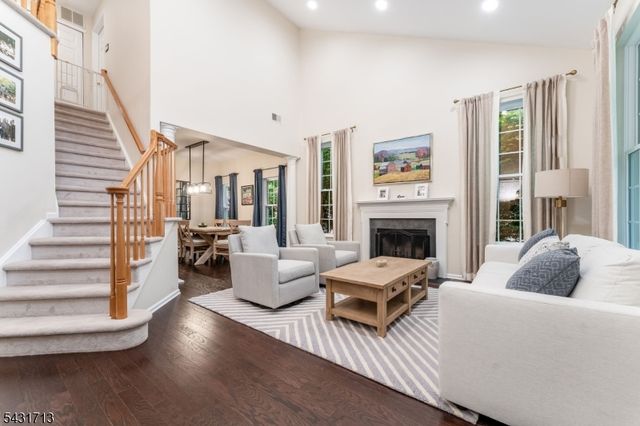25 Village Square Dr, Union Twp., NJ 08802