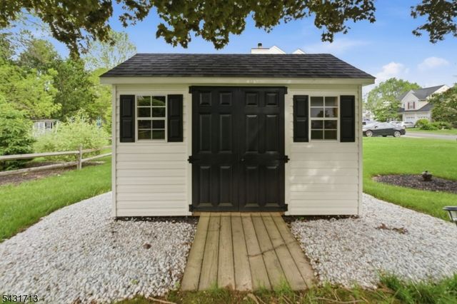 25 Village Square Dr, Union Twp., NJ 08802