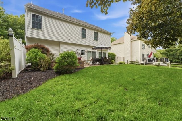 25 Village Square Dr, Union Twp., NJ 08802