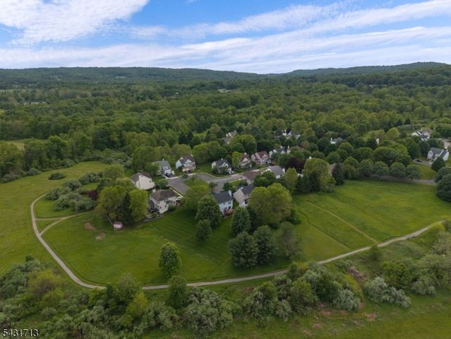 25 Village Square Dr, Union Twp., NJ 08802
