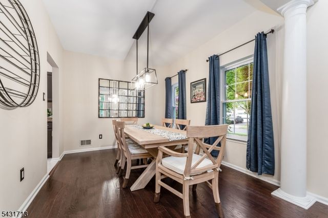 25 Village Square Dr, Union Twp., NJ 08802