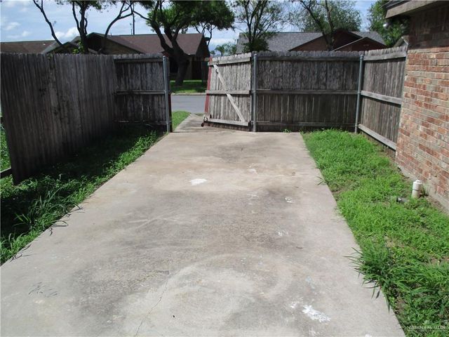 700 Franciska Street, Alamo, TX 78516