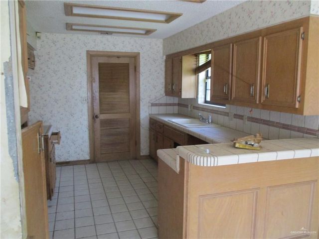 700 Franciska Street, Alamo, TX 78516