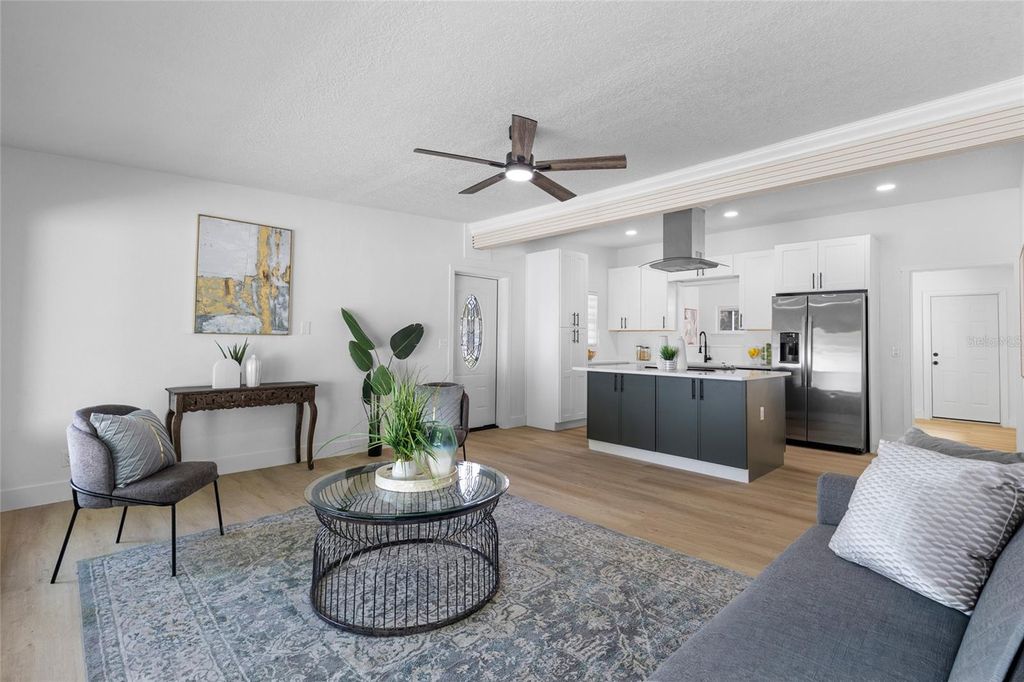 Image 3 of property listing at 1624 BALTIMORE DRIVE, Orlando, FL 32810