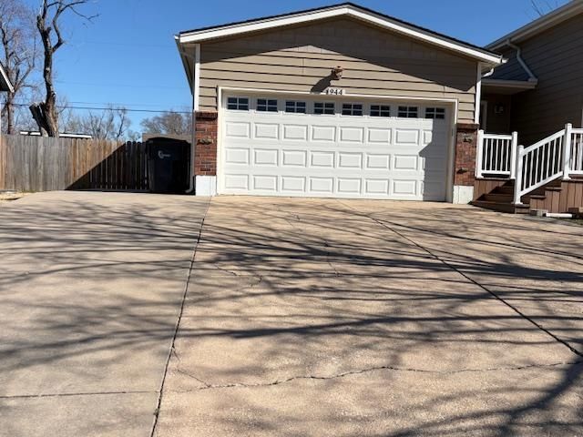 944 S Ash, Newton, KS 67114