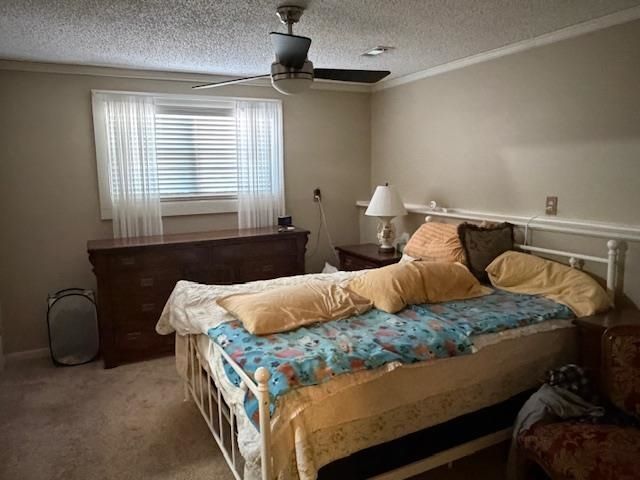 944 S Ash, Newton, KS 67114