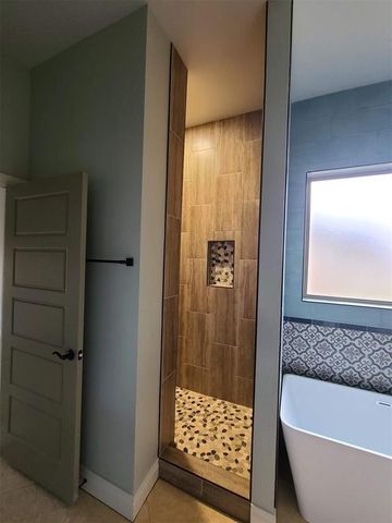 4800 Hambletonian Lane, Mustang, OK 73064