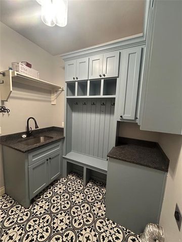 4800 Hambletonian Lane, Mustang, OK 73064