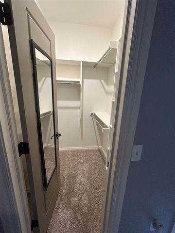 4800 Hambletonian Lane, Mustang, OK 73064