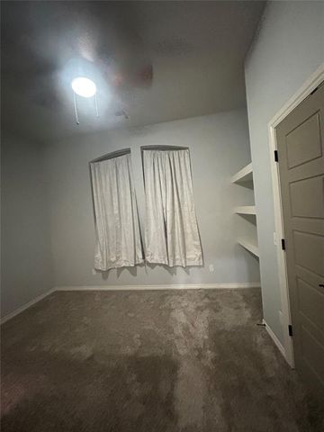 4800 Hambletonian Lane, Mustang, OK 73064