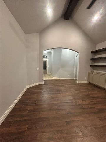 4800 Hambletonian Lane, Mustang, OK 73064