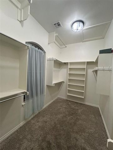 4800 Hambletonian Lane, Mustang, OK 73064