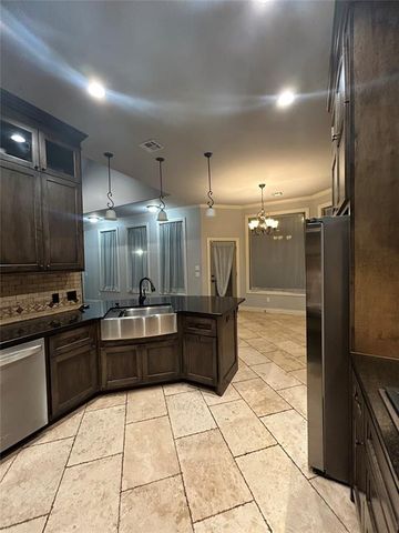 4800 Hambletonian Lane, Mustang, OK 73064