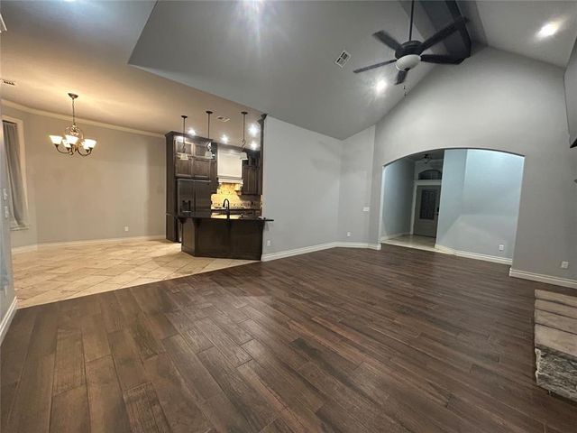 4800 Hambletonian Lane, Mustang, OK 73064